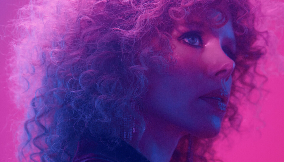 Maya Vik er tilbake med sitt første musikkalbum på ni år.