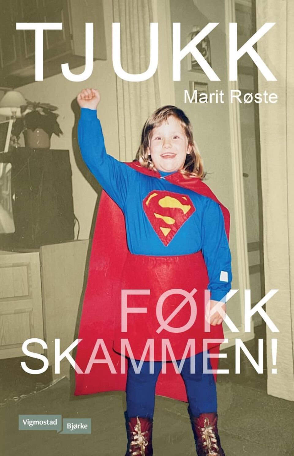 Tjukk er Marit Røstes første bok.