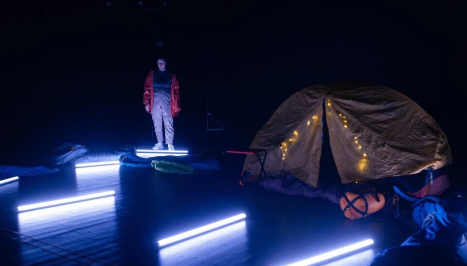 Å leve videre er et teaterstykke om Utøya 22 juli 2011 av Nina Wester som er inspirert av et søskenpar fra Nord-Norge, hvor bare den yngste overlevde.