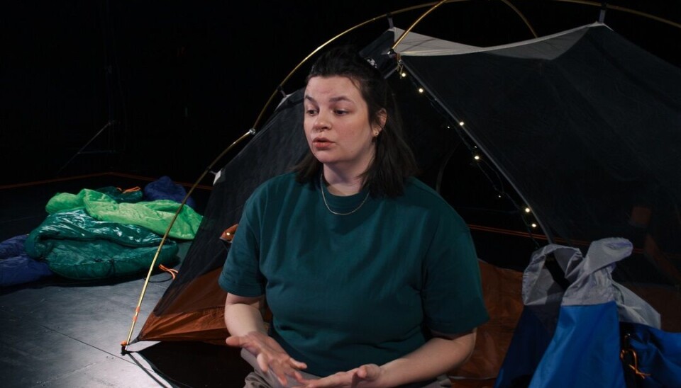 Utgangspunktet for oppsetningen er – ifølge opphavspersonene – en uro over at terrorhendelsen kanskje er i ferd med å bli glemt eller gjemmes bort.