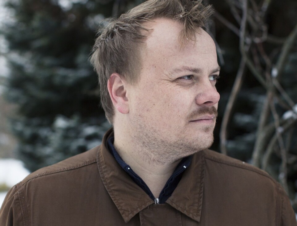 Endre Ruset er poet og tidligere kunstnerisk leder ved Norsk litteraturfestival. Ruset debuterte med diktsamlingen Ribbeinas vingespenn i 2001, og mottok Bjørnsonstipendet i 2005 for boken Kims lek. Nå er han aktuell med diktsamlingen Stjålet venn. Endre Ruset er poet og tidligere kunstnerisk leder ved Norsk litteraturfestival. Ruset debuterte med diktsamlingen Ribbeinas vingespenn i 2001, og mottok Bjørnsonstipendet i 2005 for boken Kims lek. Nå er han aktuell med diktsamlingen Stjålet venn.