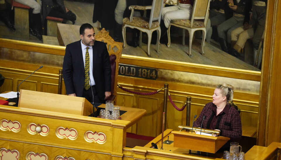 Stortingspresident Masud Gharahkhani da han onsdag mottok Frp-forslaget om å selge NRK fra partiets kulturpolitiske talsperson Silje Hjemdal