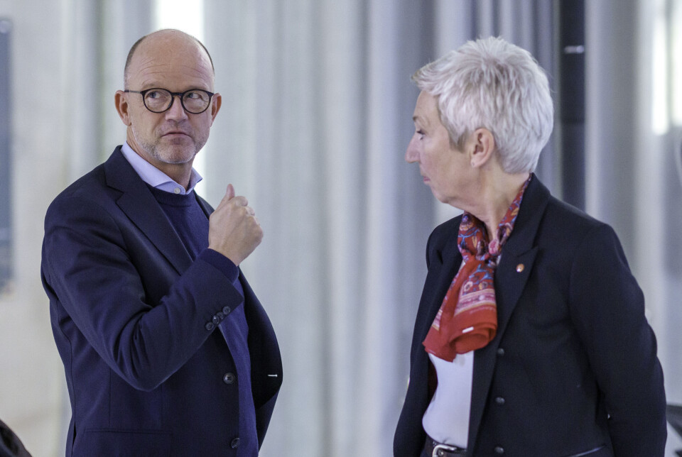 LO-leder Peggy Hessen Følsvik (t.h.) og administrerende direktør Ole Erik Almlid i NHO har klargjort sine respektive forhandlingsposisjoner i forkant av årets lønnsoppgjør. LO-leder Peggy Hessen Følsvik (t.h.) og administrerende direktør Ole Erik Almlid i NHO har klargjort sine respektive forhandlingsposisjoner i forkant av årets lønnsoppgjør.