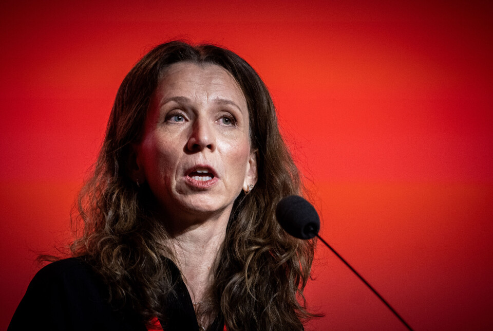 Justisminister Astri Aas-Hansen (Ap) mener det nå er nødvendig å si ja til generell bevæpning av politiet. Justisminister Astri Aas-Hansen (Ap) mener det nå er nødvendig å si ja til generell bevæpning av politiet.