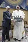 Martin Scorsese og pave Frans Pope Francis da de møttes i januar. Paven er med i Scorseses kommende dokumentar, som er utviklet av Scholas Occurrentes, utdanningsbevegelsen som ble grunnlagt av pave Frans, i samarbeid med Scorsese.