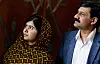 Malala Yousafzai og faren Ziauddin Yousafzai i Oslo da de tok imot fredsprisen i 2014.