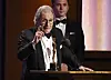 Komponist Lalo Schifrin fikk i 2018 Æres-Oscar for sitt livsverk. Nå er han død, 93 år gammel.