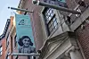 I januar i år åpnet en egen Anne Frank-utstilling ved Center for Jewish History i New York. En tegneserieversjon av dagboken hennes, som hun skrev under annen verdenskrig, er forbudt ved et skoledistrikt i Florida.