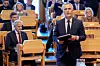 Verken finansminister Jens Stoltenberg (Ap) eller statsminister Jonas Gahr Støre (Ap) (i bakgrunnen) møter i Stortinget onsdag for å svare på spørsmål om statsbudsjettet.
