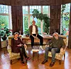 Villa Nordraak blir Oslos nye intimkonsertscene. Her er KKV-veteran Erik Hillestad (t.h.), Marianne Lystrup og Øystein Hillestad Lystrup i karnappet som har gitt konsertserien navn.