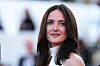 Renate Reinsve på rød løper i Cannes mandag. Foto: Scott A Garfitt / Invision / AP / NTB