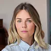 Caro Claire Burke er en amerikansk forfatter og programleder for podcasten Diabolical Lies. Yesteryear er debutromanen hennes.Yesteryear har gikk rett til topps på bestselgerlistene både i USA og Storbritannia. Rettighetene er solgt til over 20 land, og en filmatisering er på trappene, med Anne Hathaway som produsent og hovedrolleinnehaver.